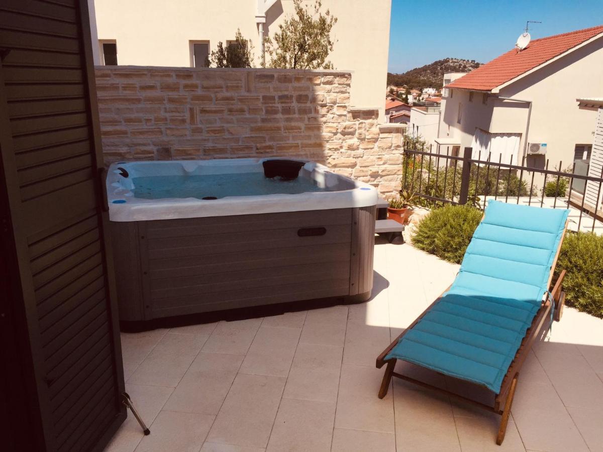 Appartement Boutique La Perla Jacuzzi à Murter Extérieur photo